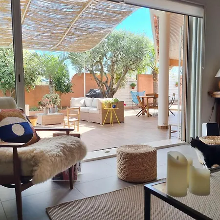 Villa Ocre Et Bleue A Yourhosthelper *